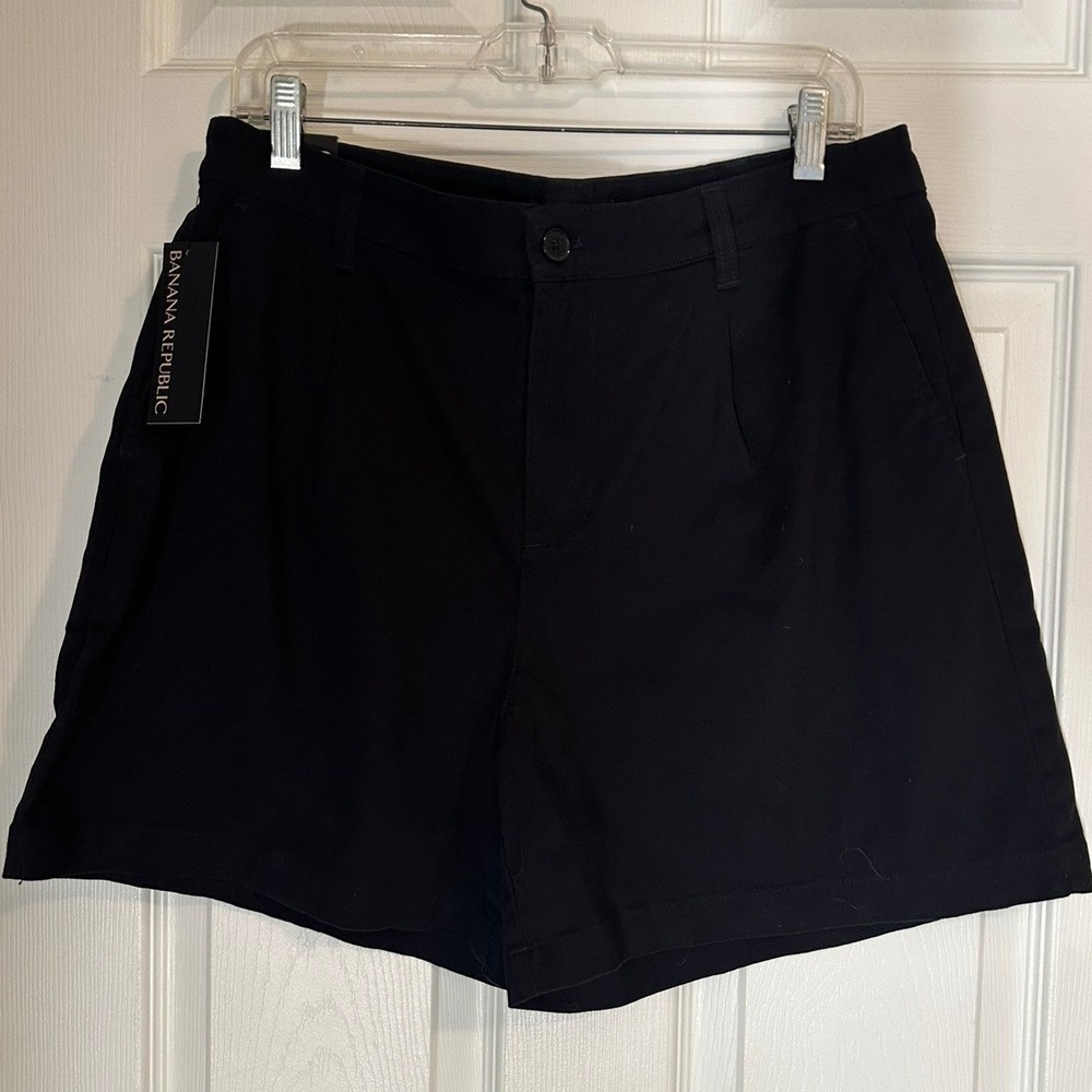 NWT Banana Republic Womens Pleat Front Chino Shorts Black Sz 12